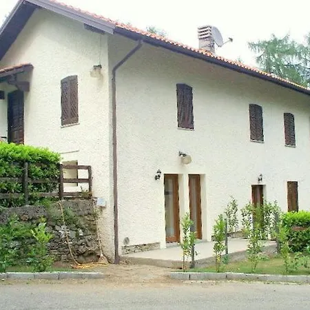 In Intra With And Mountain Views 別荘 *